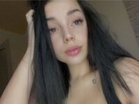 Adriana_xx18's Offline Chat Room