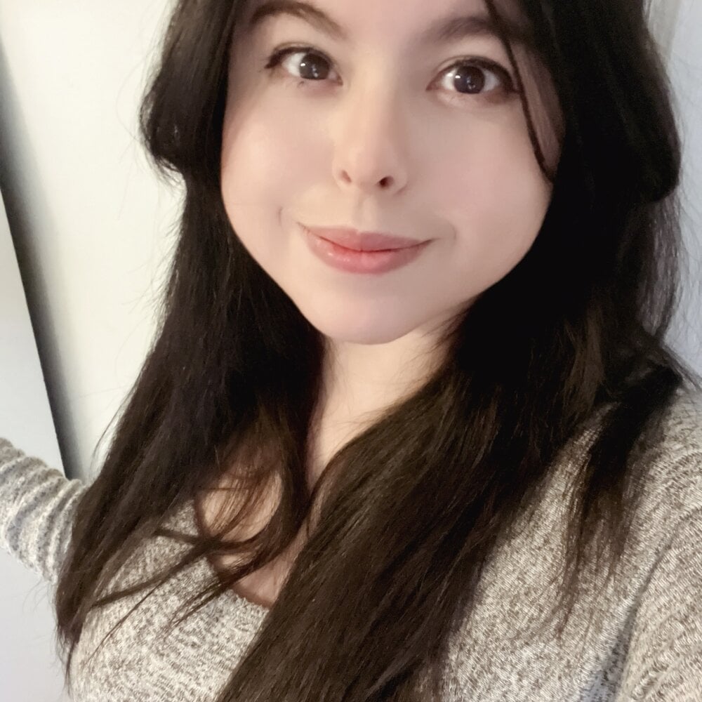 stripchat reina_mori webcam profile pic via grannylivesexcams.com