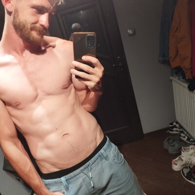 Dejvvvv95 Live Cam on StripChat