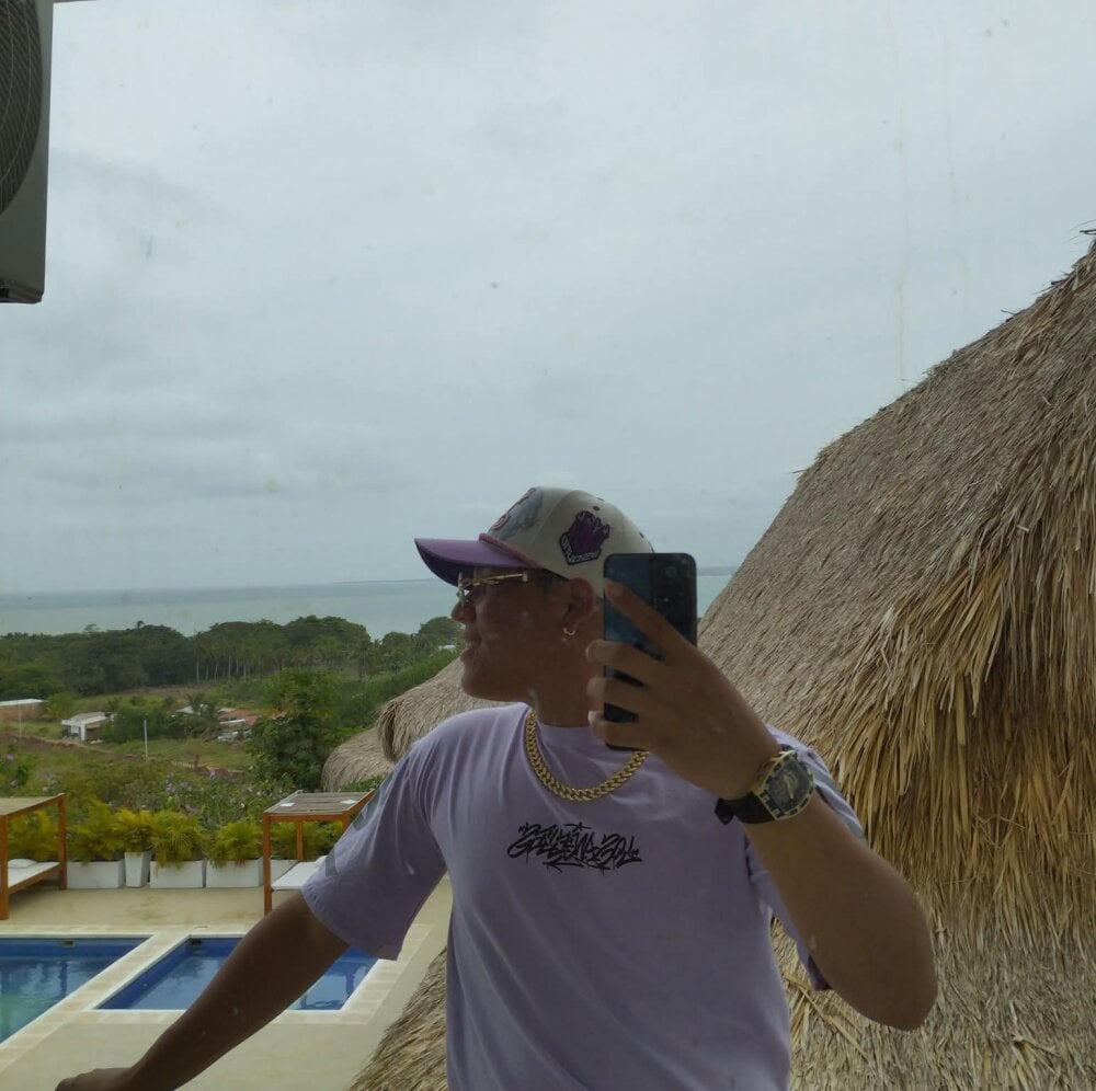 GOLDENDIBOY profile