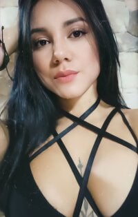 _adelexxx অফলাইন চ্যাট রুম
