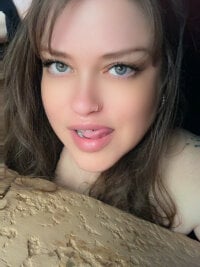 MILFTeaseDDD's Offline Chat Room