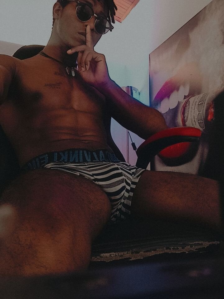 Torybigcock live cam model at StripChat