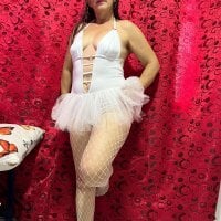 Mia_maturexxx's Offline Chat Room