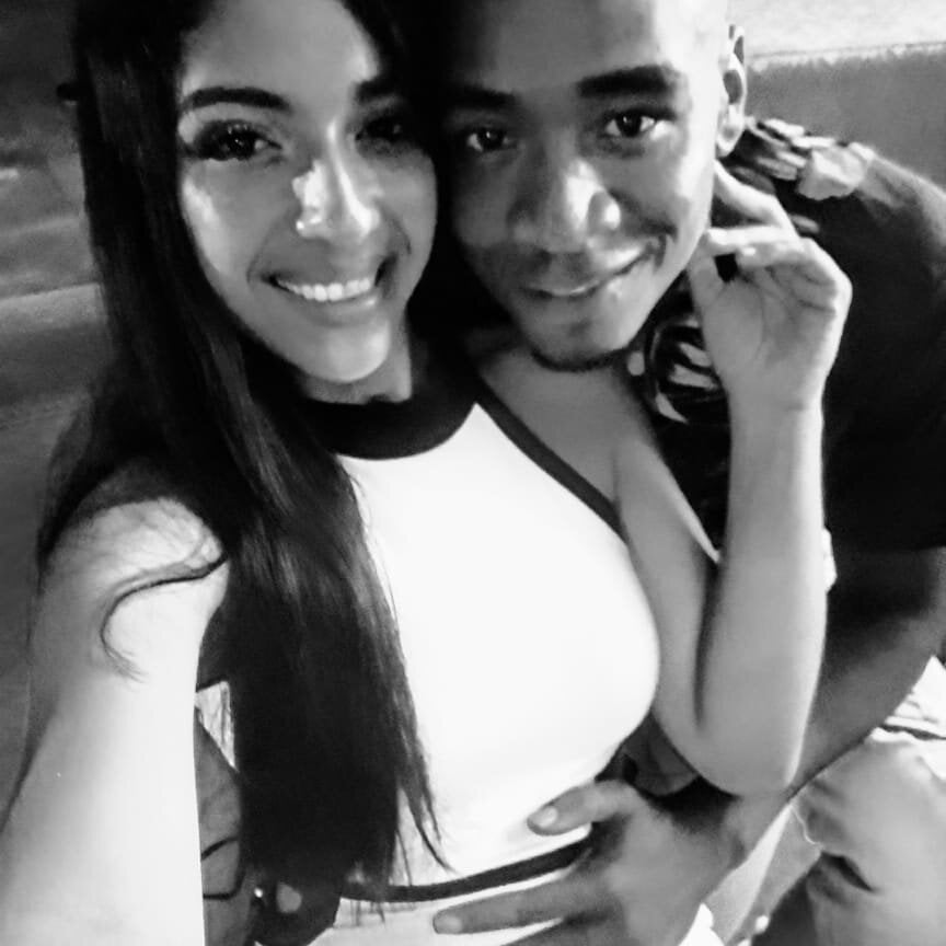 Kylieandjhonny's Offline XXX Chat
