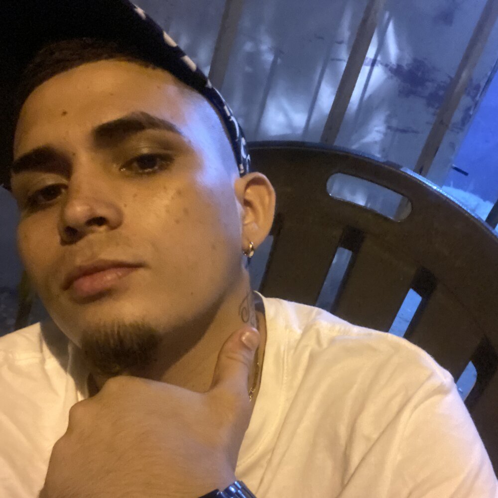 angelitopez's Offline XXX Chat