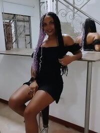 tatiana__xxx's Offline Chat Room