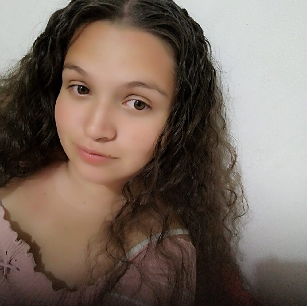 Zoe_Sahare