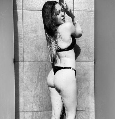 BezosAngelina 🔇 nude chat