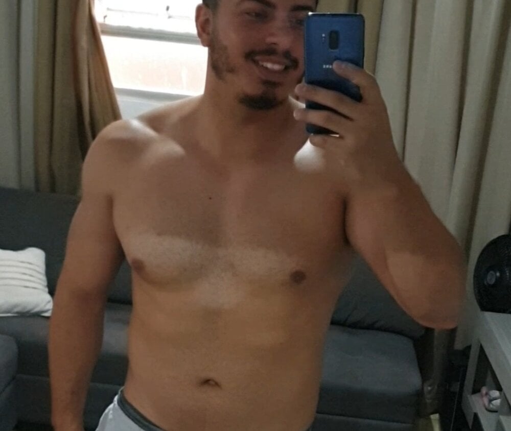 Allgoncalvs' Offline XXX Chat