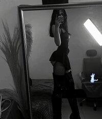 XXX chat uživo modela CamiCute_