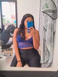 Thalia_andRoberth's Offline Chat Room