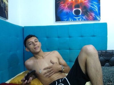 Twin_235 - Stripchat Boy 