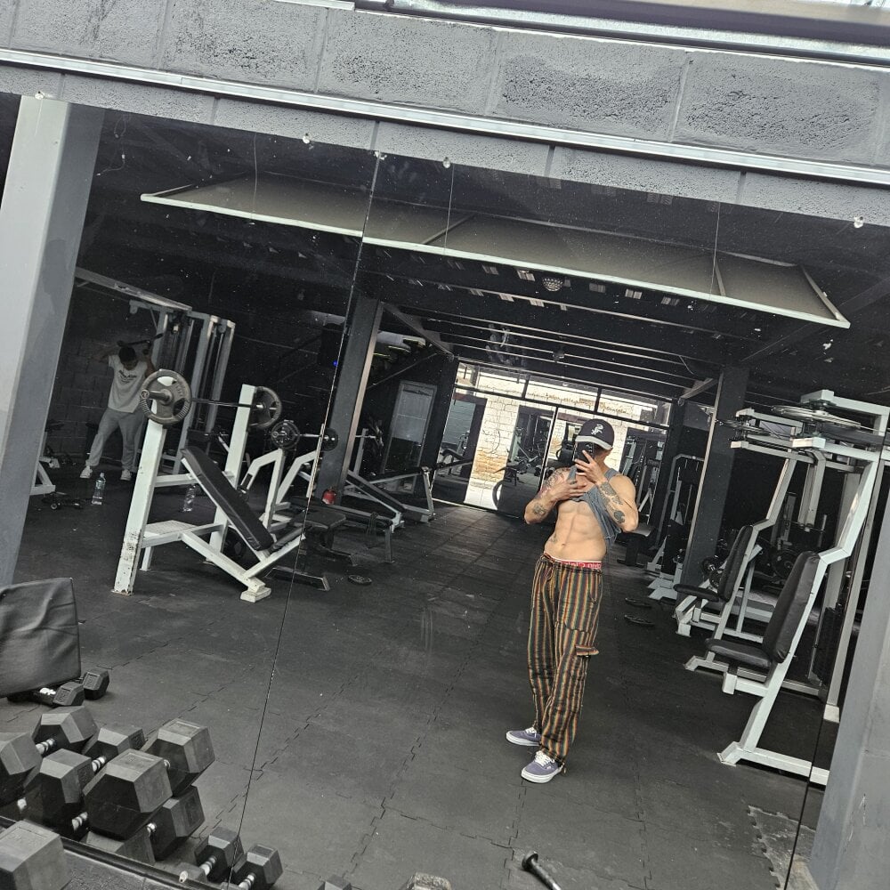 Xavlex0803's Offline XXX Chat