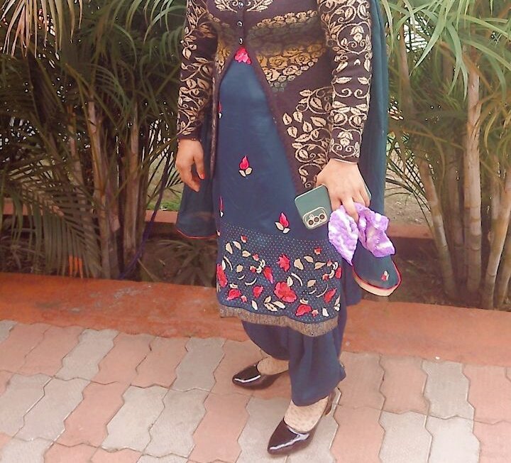 shreya_khosla's most recent online preview