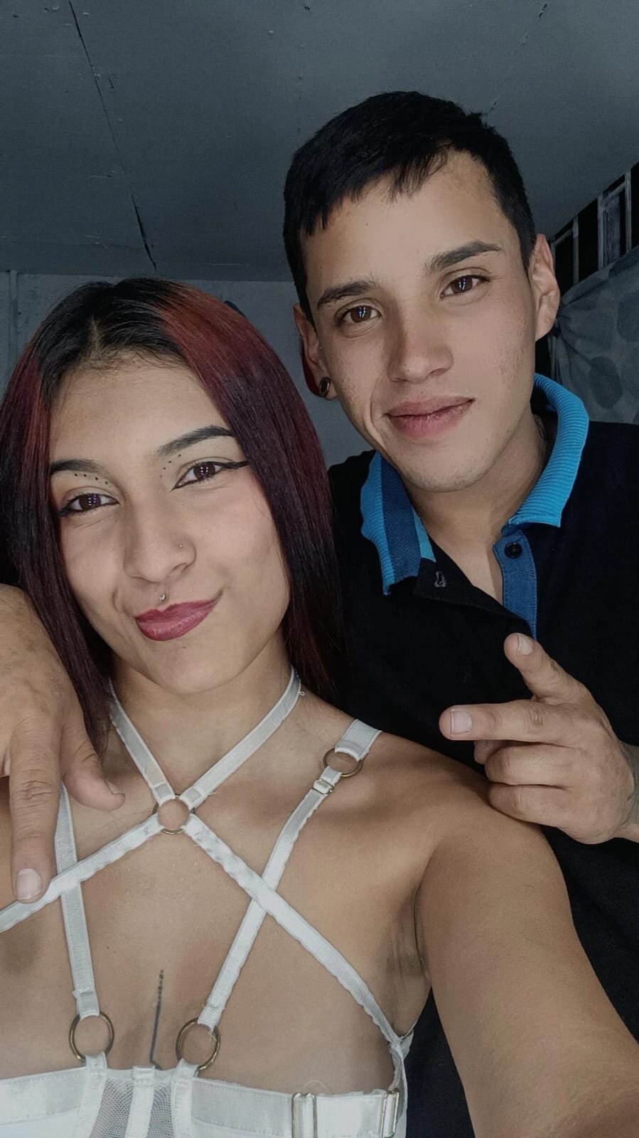 NAUGTY_COUPLE