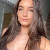 Lizzyy1's Offline XXX Chat