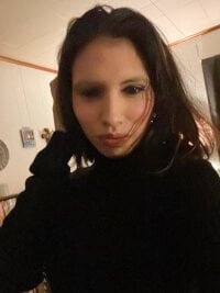 Ginagabe2011's Offline Chat Room