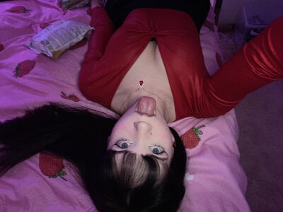 Juicy_MilkX on StripChat