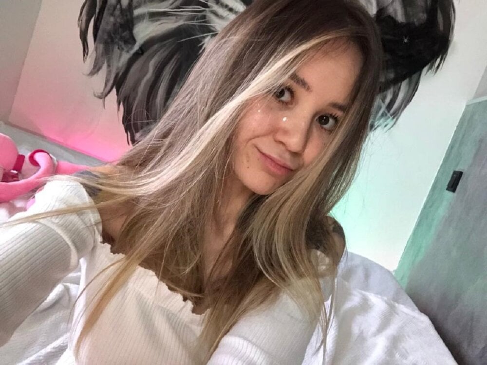 Live sex webcam photo for ZeroXCaloriess #290090842