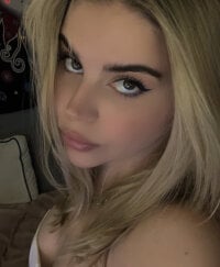harperwoodsxo's Offline Chat Room