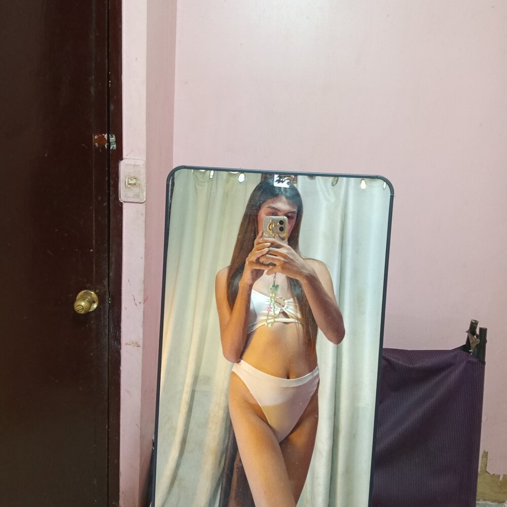 ur_hot_jenelle from stripchat