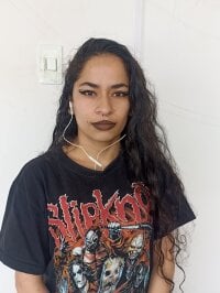 Bella_Mellark's Offline Chat Room