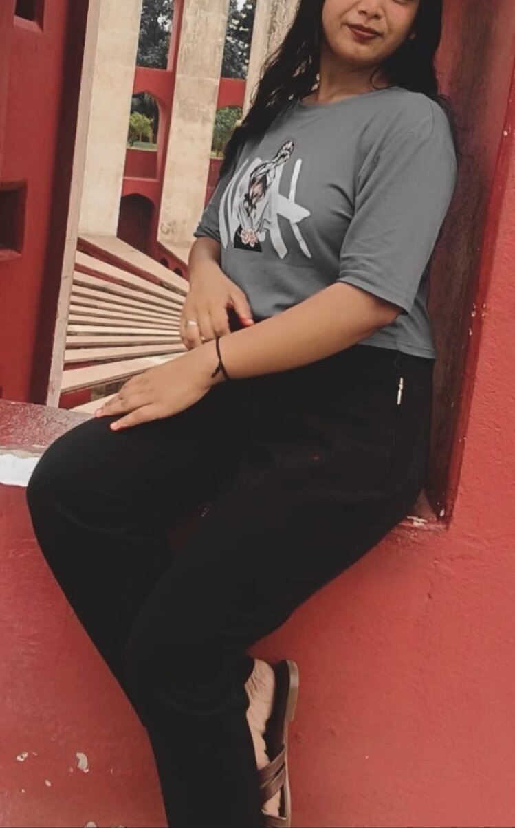 Sexy-Younisha