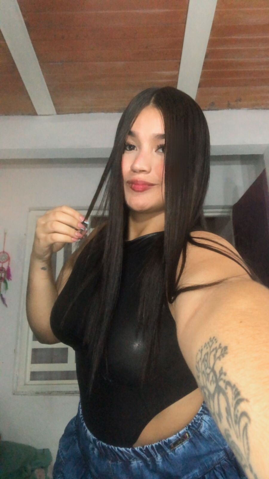 ariana_boobs_