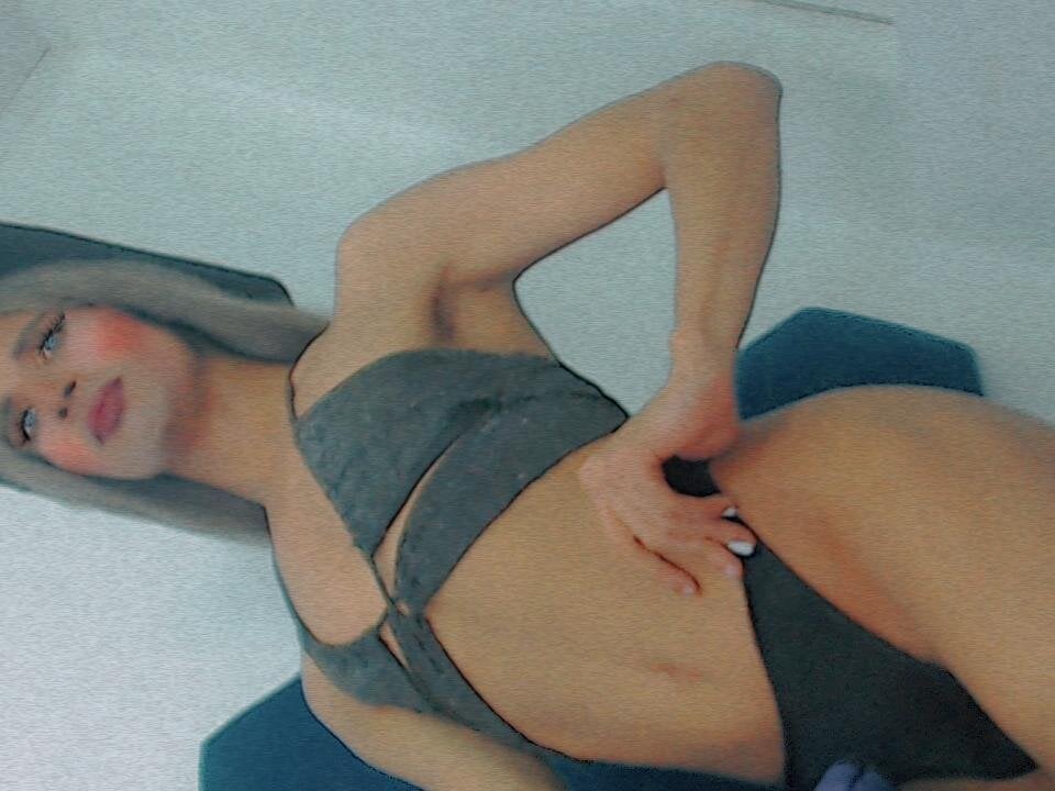 Live sex webcam photo for Danny_Dayski #290061750