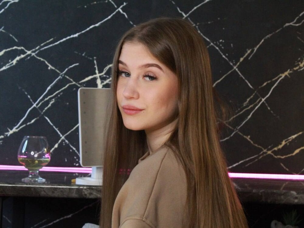 yourhoney_Lola_'s Offline Chat Room