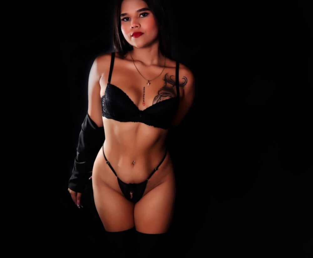 glamcambabes.com charlotte-smithh livesex profile in spanish cams