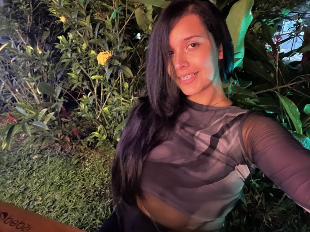 Live sex webcam photo for Annya-sweet #290098058