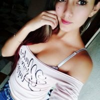 sasha_shehot18's Offline Chat Room