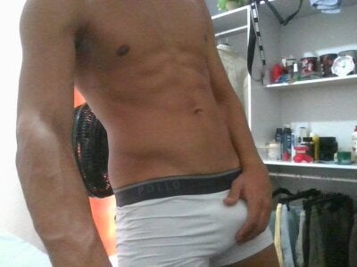 Jotavictor_17 Male Medium Cam Adult