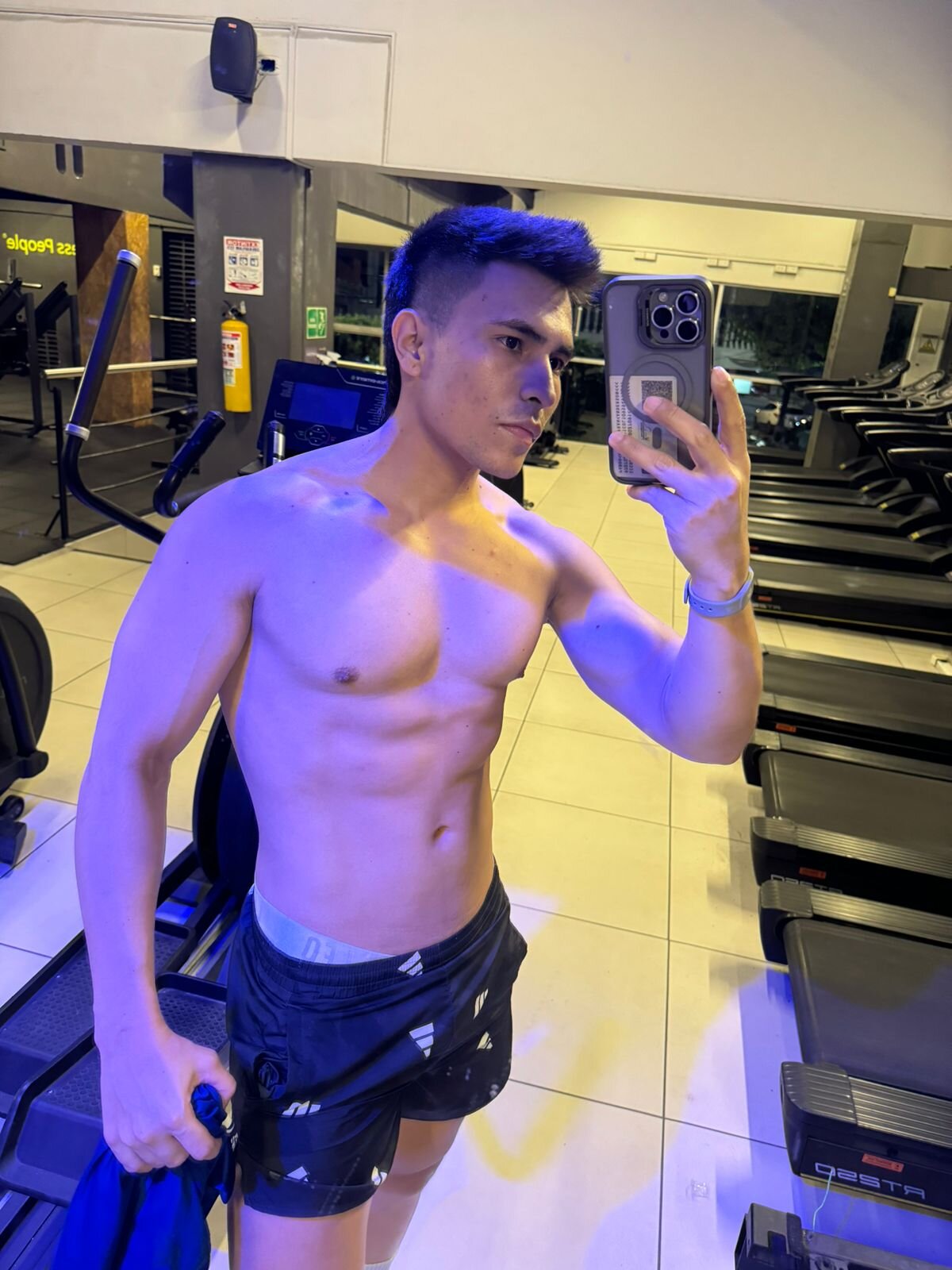 fillip_strong