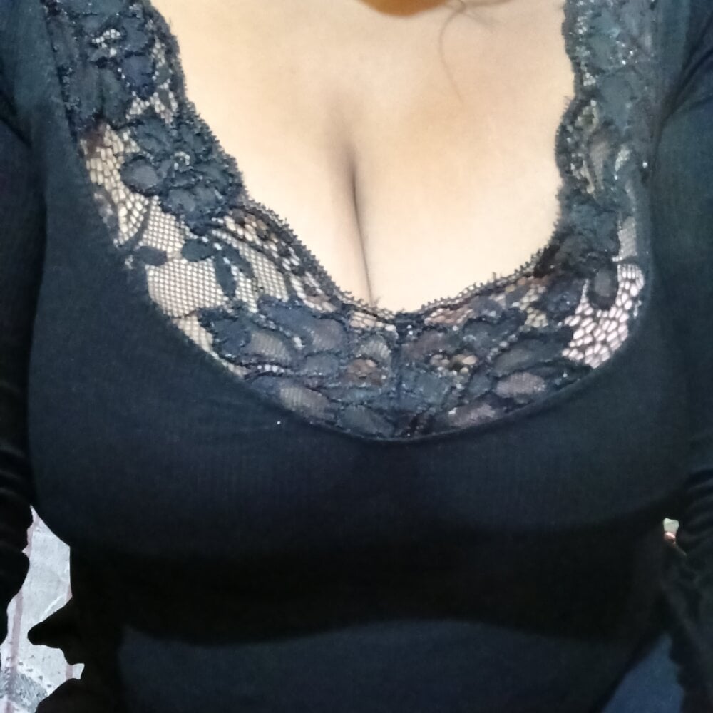 Hot_Bhabhi_02 profile