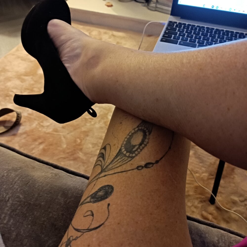 mega-camsex.net forbidden-irish-x livesex profile in hairy cams