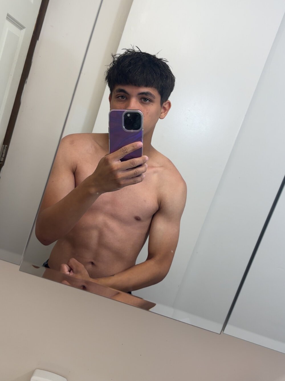 milamores21 from stripchat