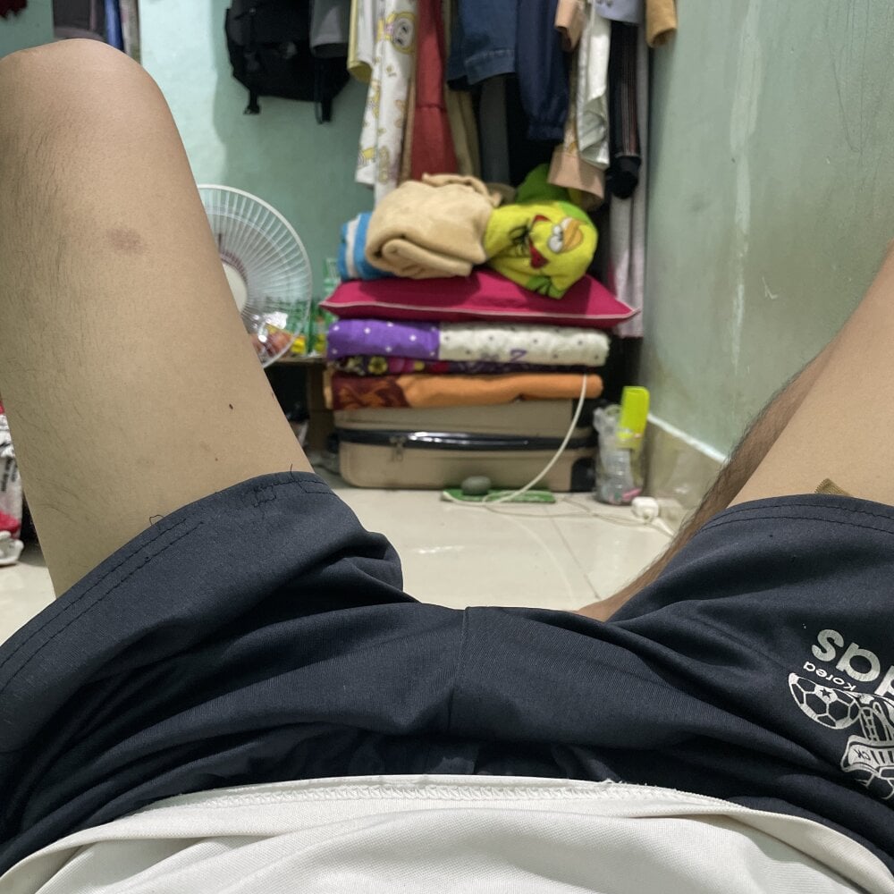 ryan90_128 from stripchat