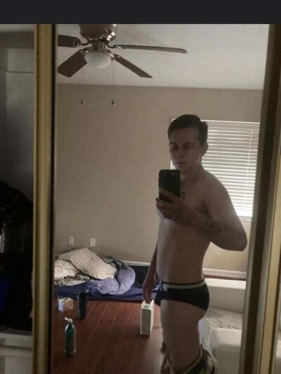 adamhollywood1488 from stripchat