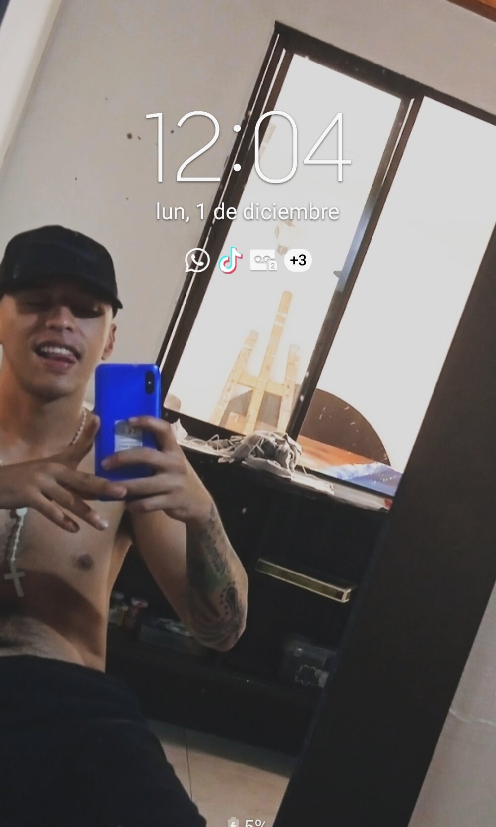 Santi2323xxX's Offline XXX Chat