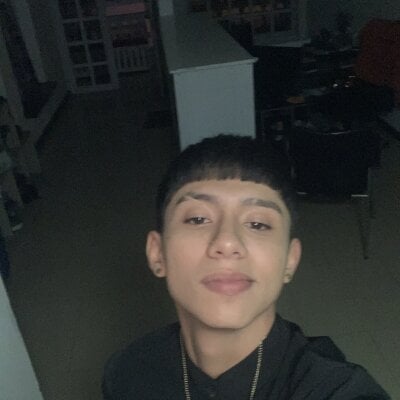 skinny_martin from stripchat