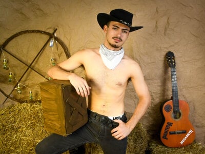 AlexanderFire1 Male Spanishspeaking Cam Naked