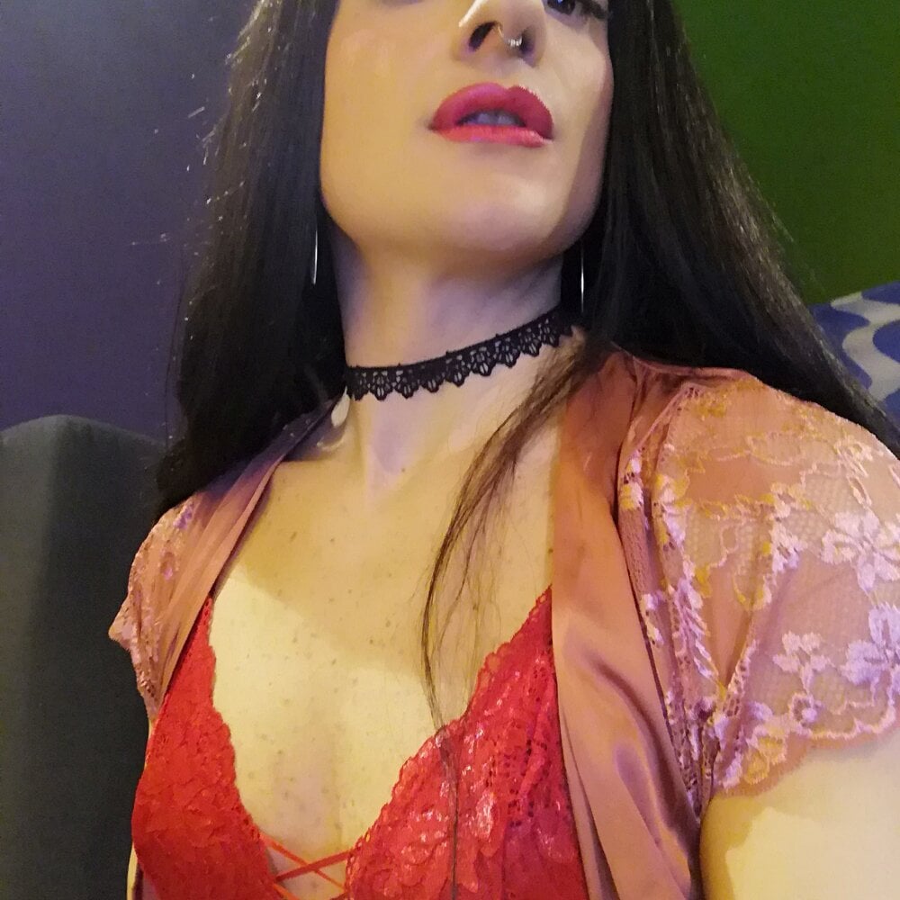 Live sex webcam photo for Simona_Anderssen_IT #290084095