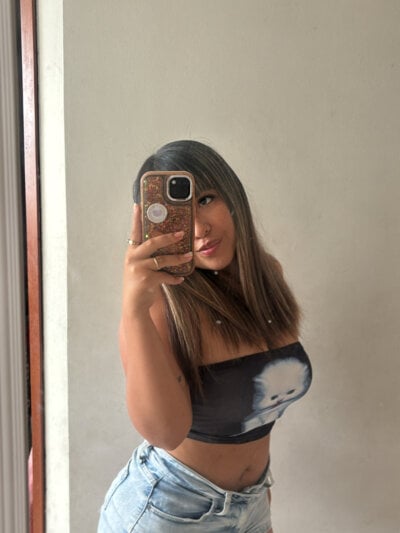 AryMoonxxx on StripChat