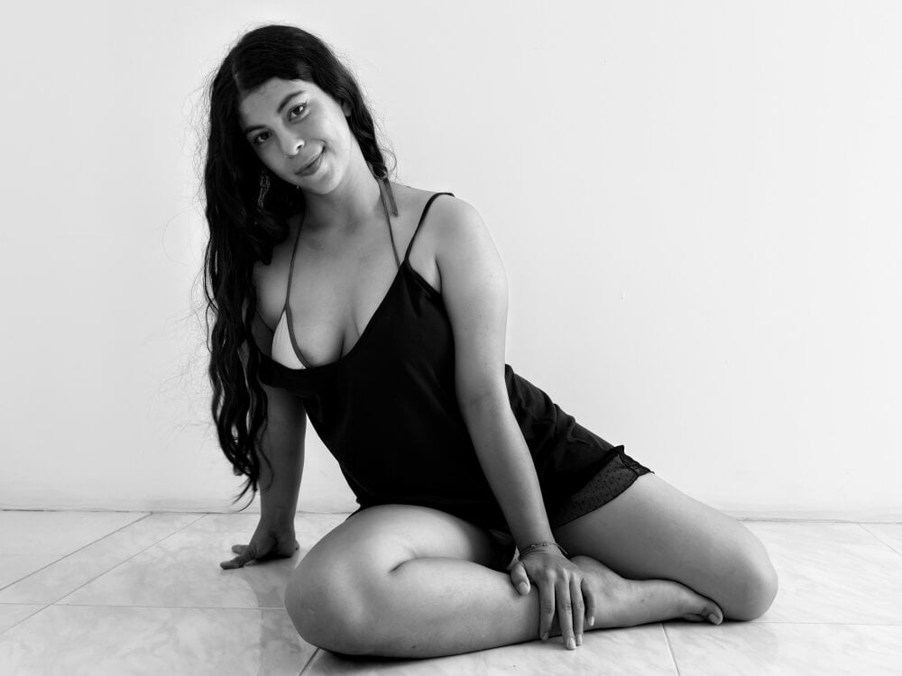 Emilyy_Vegaa Chat XXX offline