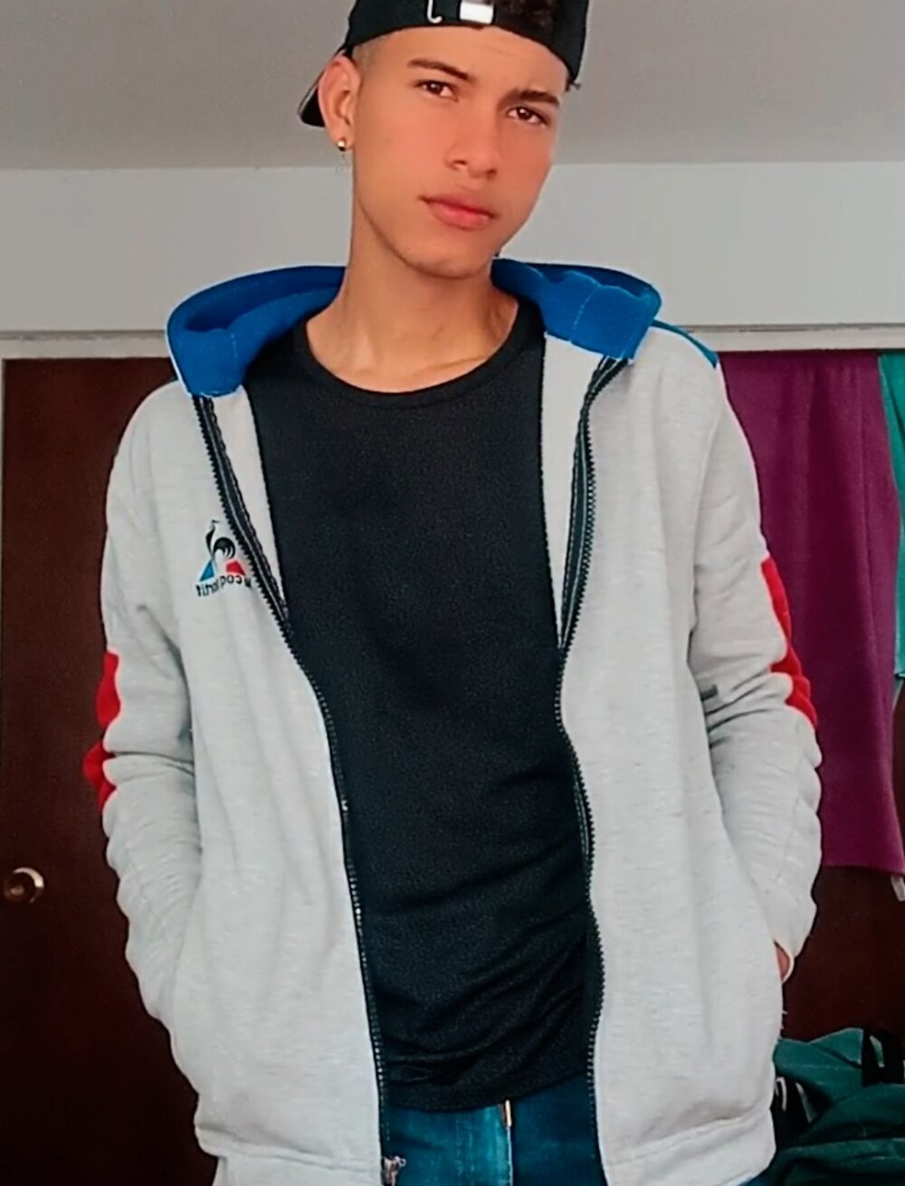 Charly240's Offline XXX Chat