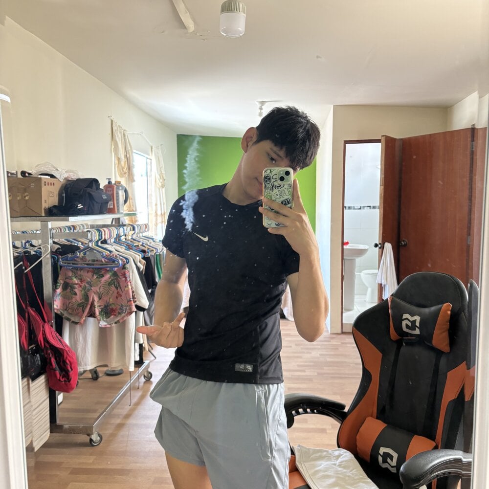 roy_gomez from stripchat
