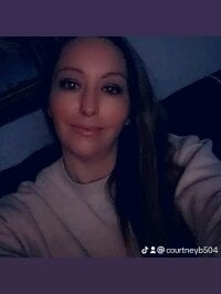 sneakyfreaky504's Offline Chat Room